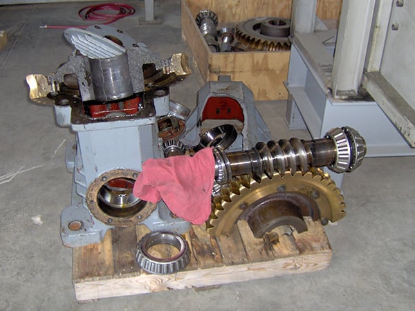 Broken speed reducer